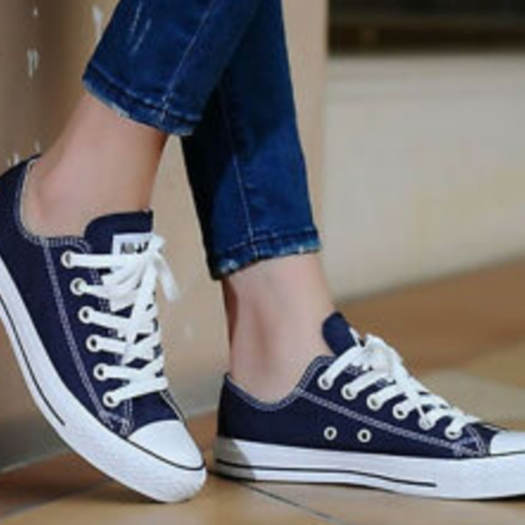 low top navy converse